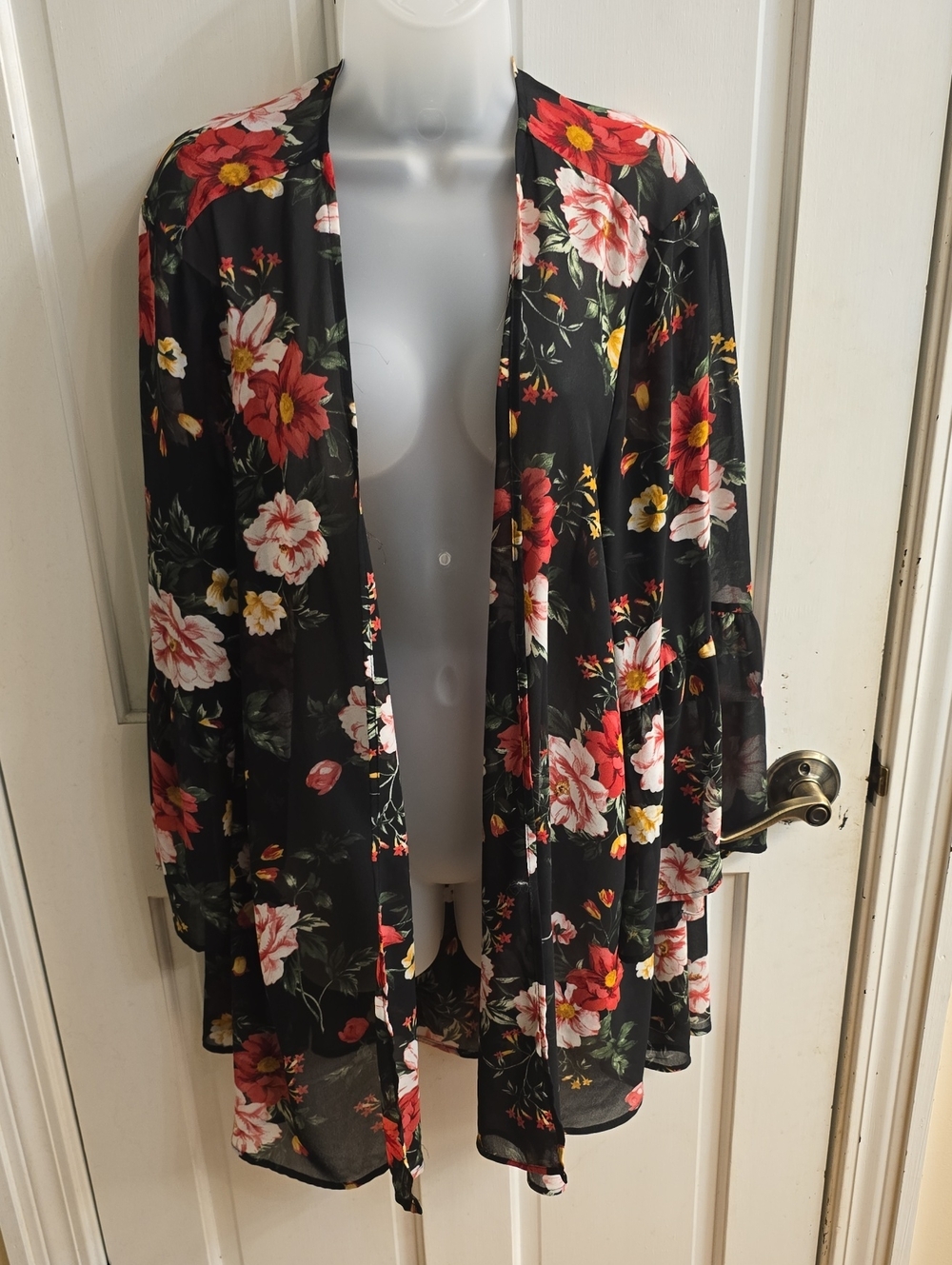 torrid Black Floral Kimonowith Green Accents